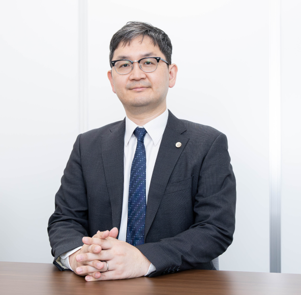 弁護士　岡本徳大